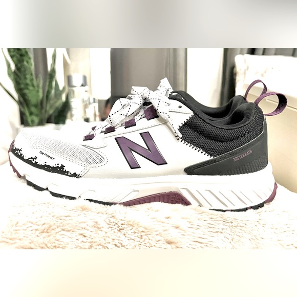 New Balance Trail Running Sneakers - Picture 1 of 8